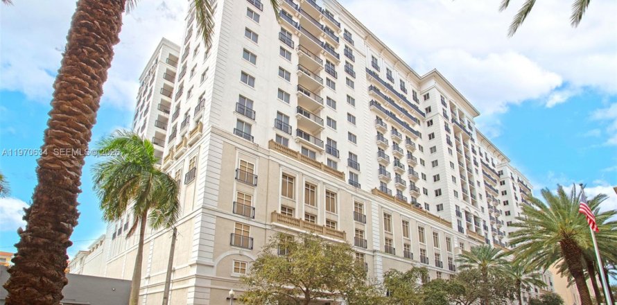 Condo in Coral Gables, Florida, 1 bedroom  № 2031331