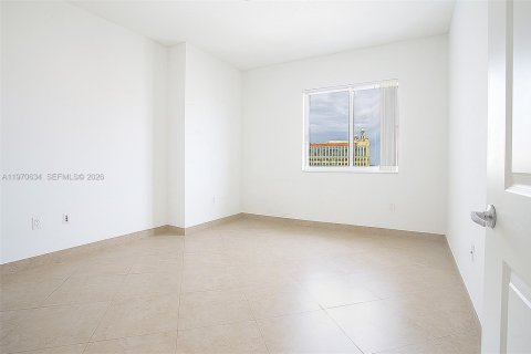 Condo in Coral Gables, Florida, 1 bedroom  № 2031331 - photo 16