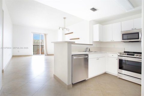 Condo in Coral Gables, Florida, 1 bedroom  № 2031331 - photo 8