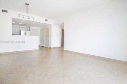 Condo in Coral Gables, Florida, 1 bedroom  № 2031331 - photo 2