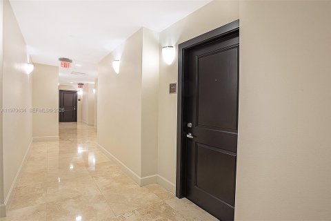 Condo in Coral Gables, Florida, 1 bedroom  № 2031331 - photo 29