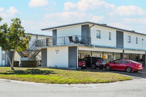 Commercial property in Clearwater, Florida 683.67 sq.m. № 2151642
