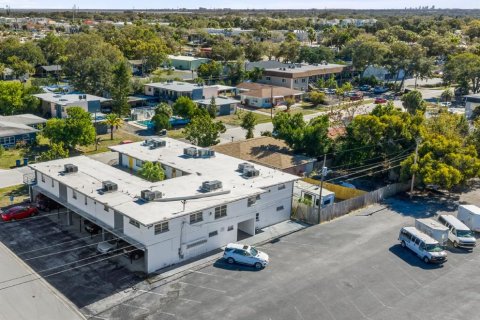 Commercial property in Clearwater, Florida 683.67 sq.m. № 2151642 - photo 11