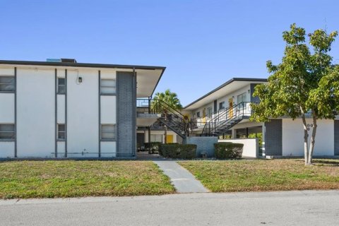 Commercial property in Clearwater, Florida 683.67 sq.m. № 2151642 - photo 2