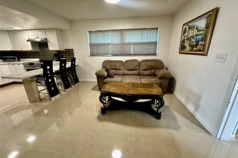 Villa ou maison à louer à Okeechobee, Floride: 2 chambres № 1990856 - photo 5