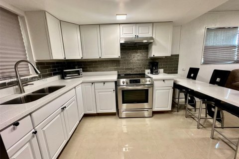 Villa ou maison à louer à Okeechobee, Floride: 2 chambres № 1990856 - photo 1