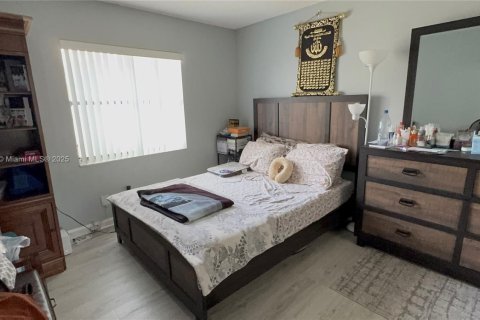 Condo in Coral Springs, Florida, 2 bedrooms  № 1738461 - photo 3