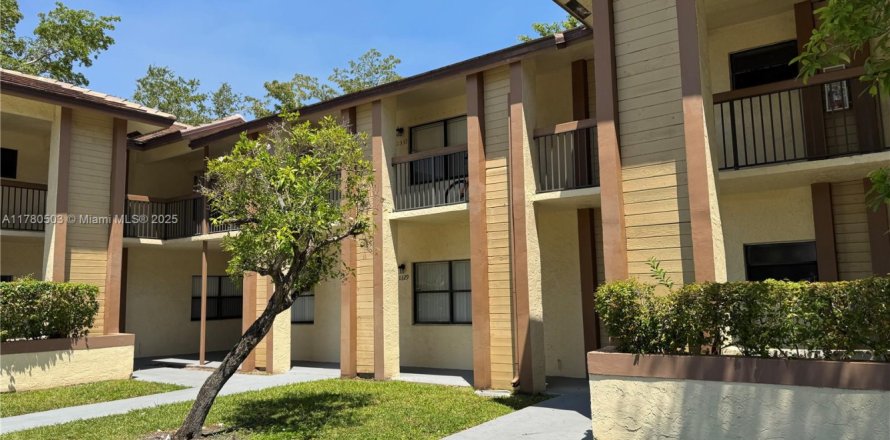 Condo in Coral Springs, Florida, 2 bedrooms  № 1738461