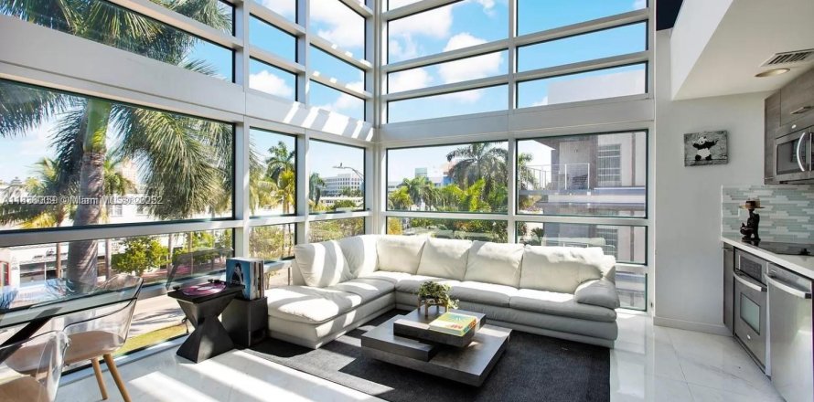 Condominio en Miami Beach, Florida, 2 dormitorios  № 2034905