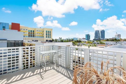 Condominio en venta en Miami Beach, Florida, 2 dormitorios, 94.11 m2 № 2034905 - foto 15