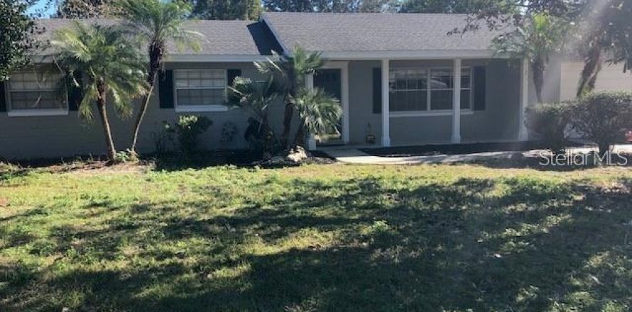 Villa ou maison à Eustis, Floride 3 chambres, 138.42 m2 № 2419972