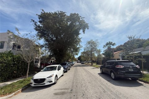 Снять в аренду квартиру в Майами, Флорида 2 спальни, 332.22м2, № 2036531 - фото 18