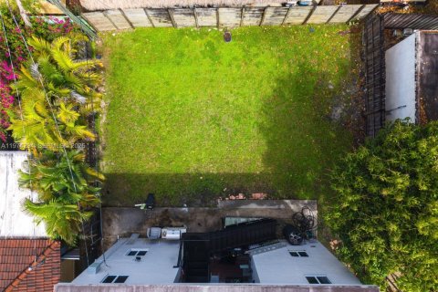 Снять в аренду квартиру в Майами, Флорида 2 спальни, 332.22м2, № 2036531 - фото 24