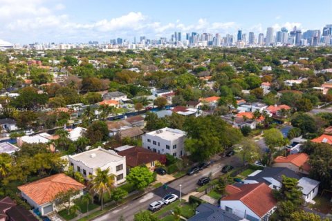 Снять в аренду квартиру в Майами, Флорида 2 спальни, 332.22м2, № 2036531 - фото 29