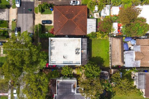 Снять в аренду квартиру в Майами, Флорида 2 спальни, 332.22м2, № 2036531 - фото 22