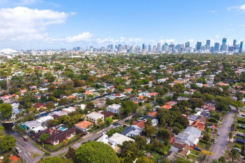 Снять в аренду квартиру в Майами, Флорида 2 спальни, 332.22м2, № 2036531 - фото 27