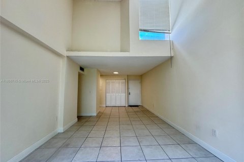 Condominio en venta en Miami, Florida, 2 dormitorios, 89.93 m2 № 1739508 - foto 10