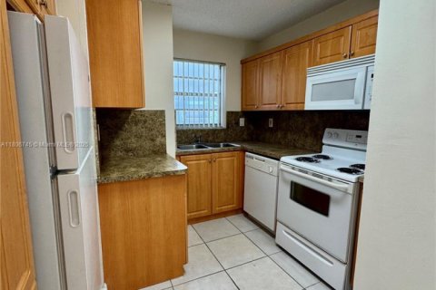 Condominio en venta en Miami, Florida, 2 dormitorios, 89.93 m2 № 1739508 - foto 23