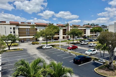Condominio en venta en Miami, Florida, 2 dormitorios, 89.93 m2 № 1739508 - foto 2