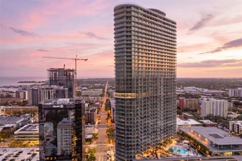Condo in Saint Petersburg, Florida, 3 bedrooms № 2117887