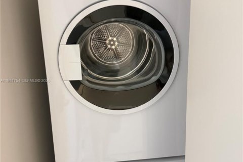 Condo in Miami, Florida  № 2043008 - photo 7