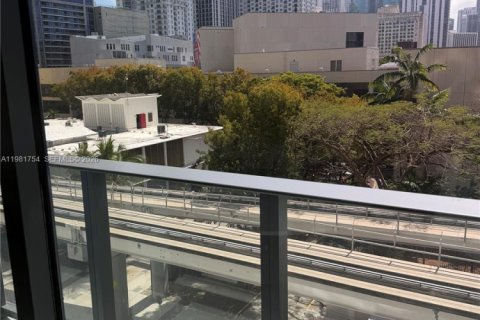 Condo in Miami, Florida  № 2043008 - photo 10