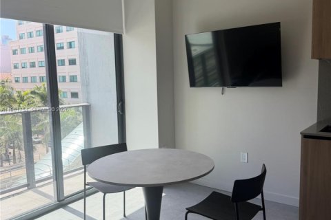 Condo in Miami, Florida  № 2043008 - photo 3