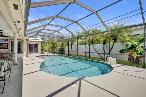 Villa ou maison à vendre à Fort Lauderdale, Floride: 4 chambres, 243.22 m2 № 2254431 - photo 2