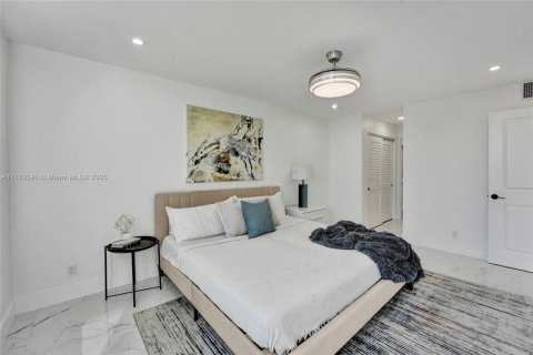 Condominio en venta en Pembroke Pines, Florida, 1 dormitorio, 74.32 m2 № 1738236 - foto 22