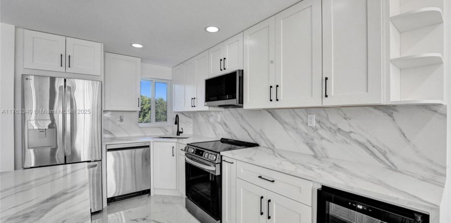 Condominio en Pembroke Pines, Florida, 1 dormitorio  № 1738236