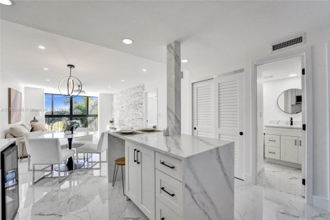 Condominio en venta en Pembroke Pines, Florida, 1 dormitorio, 74.32 m2 № 1738236 - foto 6