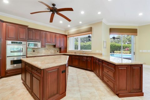 House in Jupiter, Florida 9 rooms, 408.12 sq.m. № 2261816 - photo 15