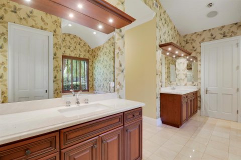 House in Jupiter, Florida 9 rooms, 408.12 sq.m. № 2261816 - photo 25