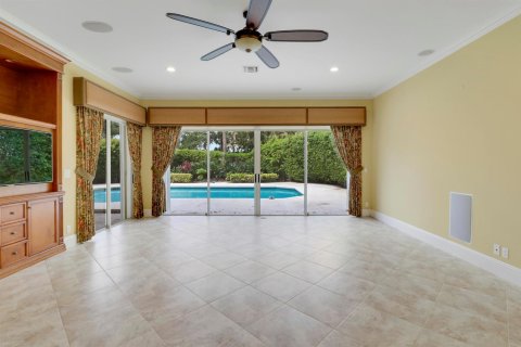 House in Jupiter, Florida 9 rooms, 408.12 sq.m. № 2261816 - photo 17