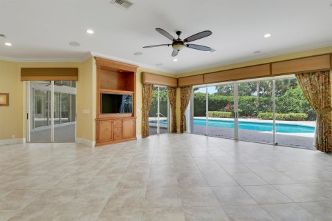 House in Jupiter, Florida 9 rooms, 408.12 sq.m. № 2261816 - photo 18