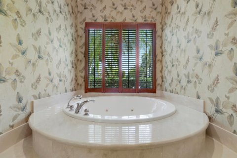 House in Jupiter, Florida 9 rooms, 408.12 sq.m. № 2261816 - photo 23