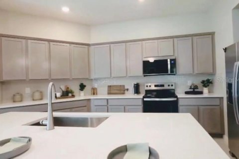 House in Kissimmee, Florida 4 bedrooms, 191.19 sq.m. № 2283723 - photo 30