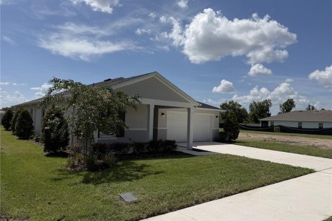 House in Kissimmee, Florida 4 bedrooms, 191.19 sq.m. № 2283723 - photo 4