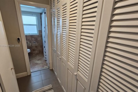 Купить кондоминиум в Майами, Флорида 2 спальни, 105.91м2, № 1926686 - фото 14