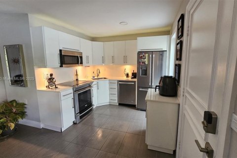 Купить кондоминиум в Майами, Флорида 2 спальни, 105.91м2, № 1926686 - фото 22