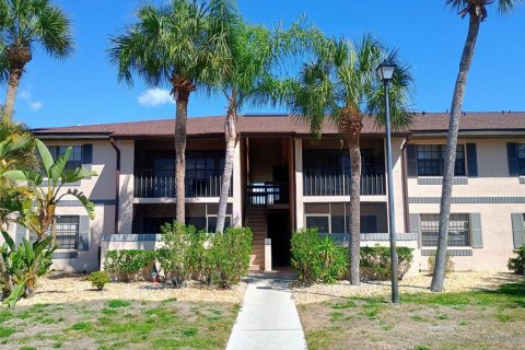 Condo à Port Charlotte, Floride, 2 chambres  № 2097861