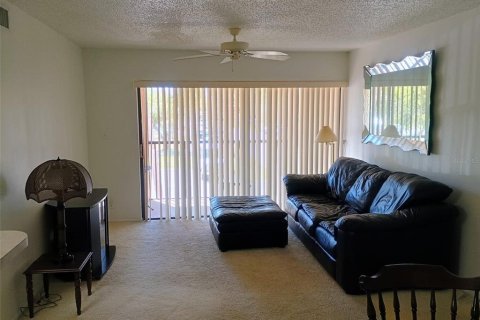Condominio en venta en Port Charlotte, Florida, 2 dormitorios, 83.52 m2 № 2097861 - foto 2