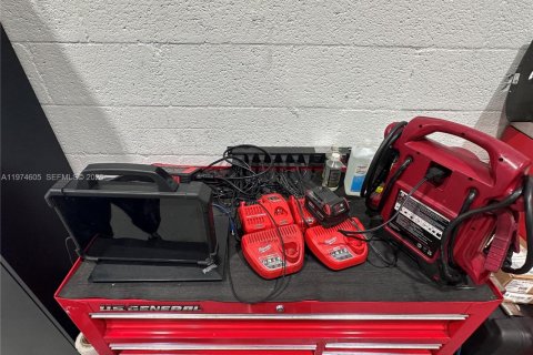 Immobilier commercial à vendre à Hallandale Beach, Floride № 2036030 - photo 11