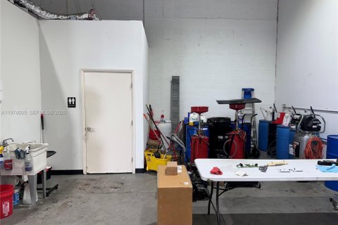 Immobilier commercial à vendre à Hallandale Beach, Floride № 2036030 - photo 13