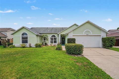 House in Rockledge, Florida 3 bedrooms, 155.98 sq.m. № 2152088 - photo 2