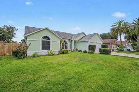 House in Rockledge, Florida 3 bedrooms, 155.98 sq.m. № 2152088 - photo 5
