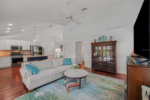 House in Rockledge, Florida 3 bedrooms, 155.98 sq.m. № 2152088 - photo 9