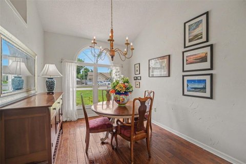 House in Rockledge, Florida 3 bedrooms, 155.98 sq.m. № 2152088 - photo 15