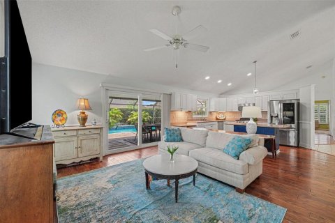 House in Rockledge, Florida 3 bedrooms, 155.98 sq.m. № 2152088 - photo 8