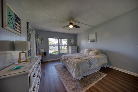 Condo in Seminole, Florida, 1 bedroom  № 2228059 - photo 15